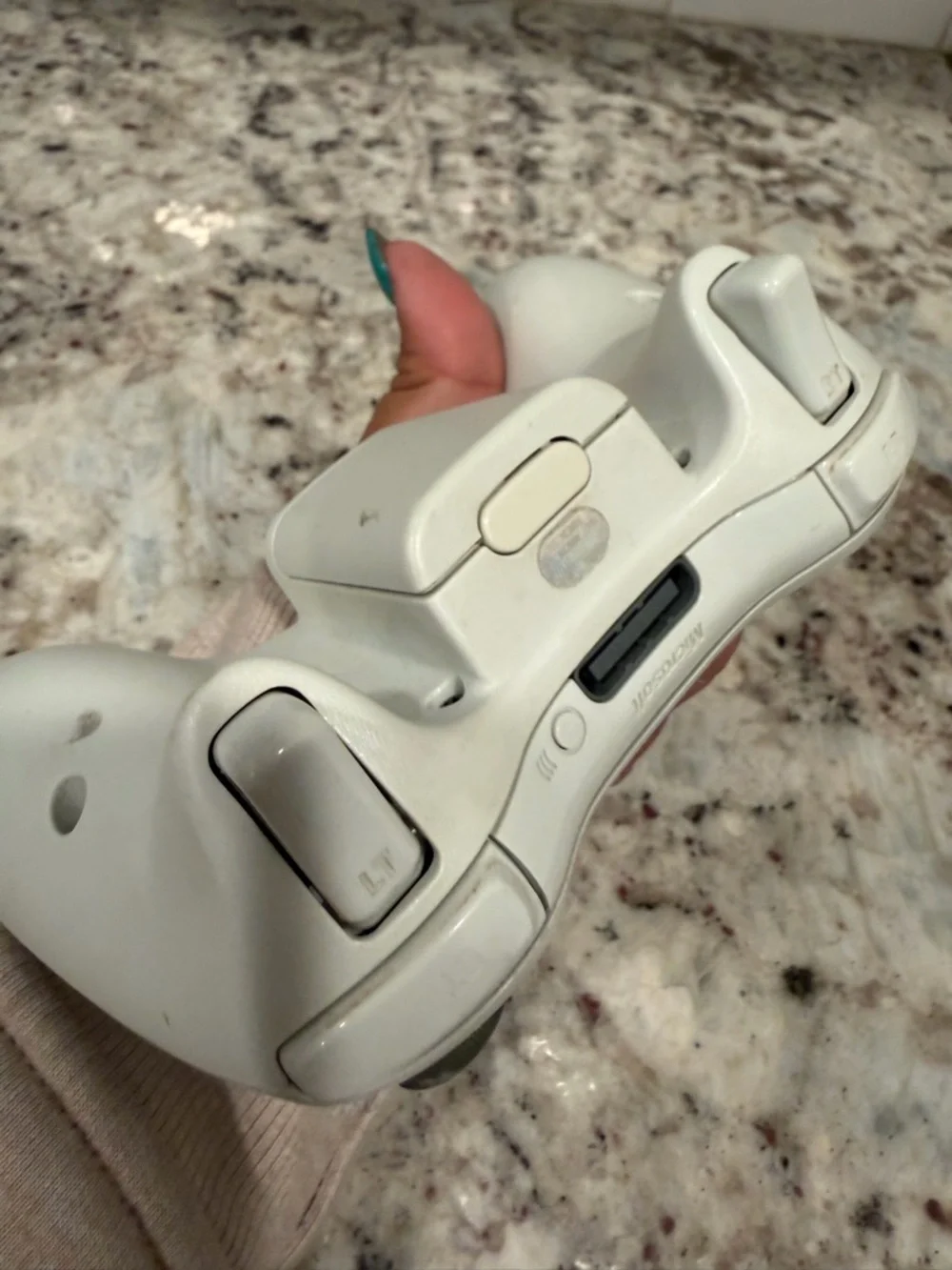 Microsoft White Wireless Xbox Controller with Multicolored Face Buttons